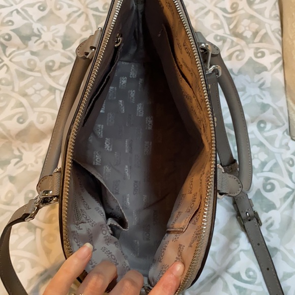 Michael Kors handbag - Picture 4 of 6